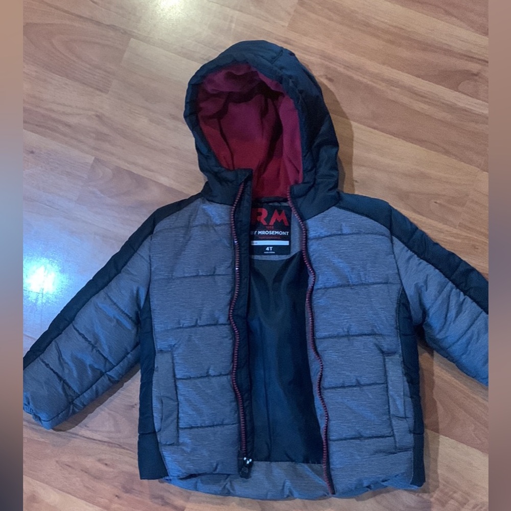 Boys winter coat in 4T